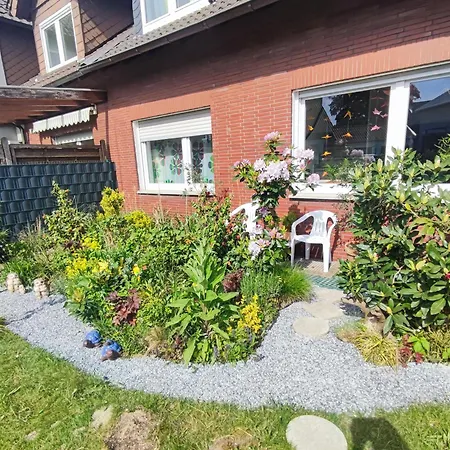 Uni-naehe Mit Garten Appartamento