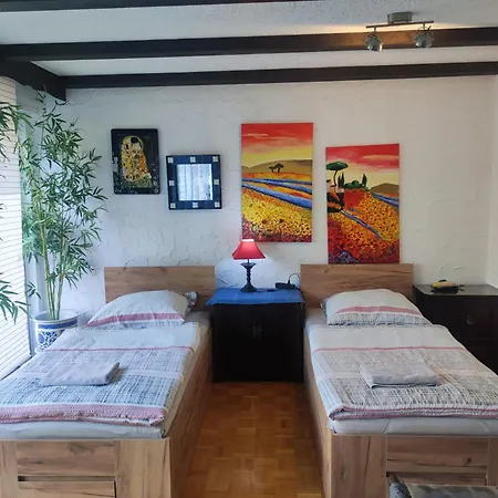 Appartement Uni-naehe Mit Garten