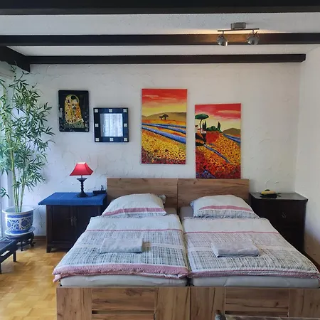 Uni-naehe Mit Garten